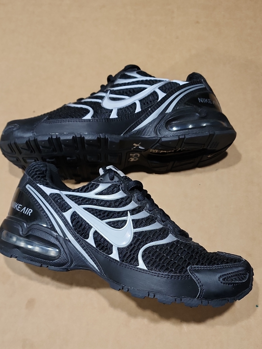 Nike Air Torch 4 Womens 8.5 Black Metallic Silver Running Shoes 343851-010